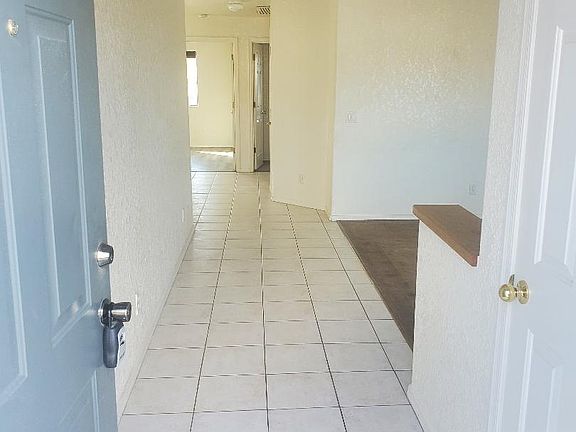 3rd image of 3080 Caliente Dr Unit 102