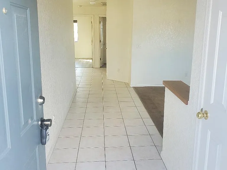 3080 Caliente Dr #102 — Photo 3