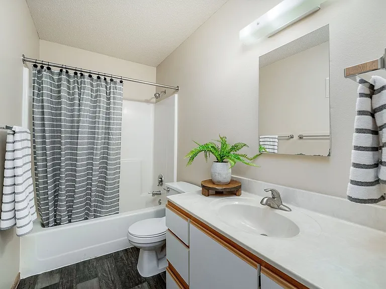 Eastpointe Townhomes — Photo 32