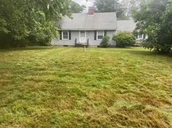 108 Battey Meetinghouse Rd, Scituate, RI 02857