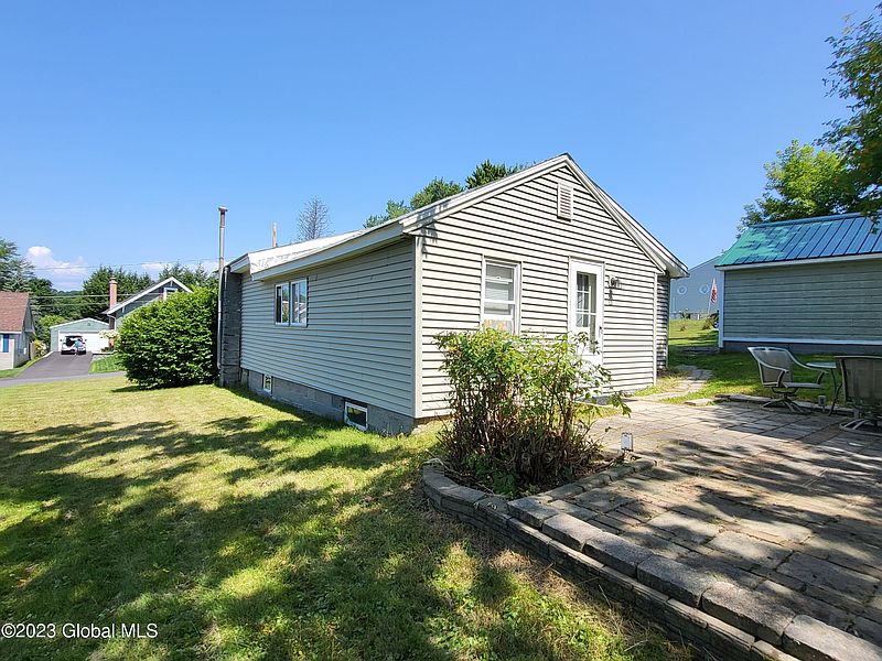 5th image of 19 Oakland Avenue