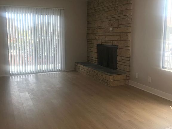 3rd image of 11716 Acacia Ave APT A