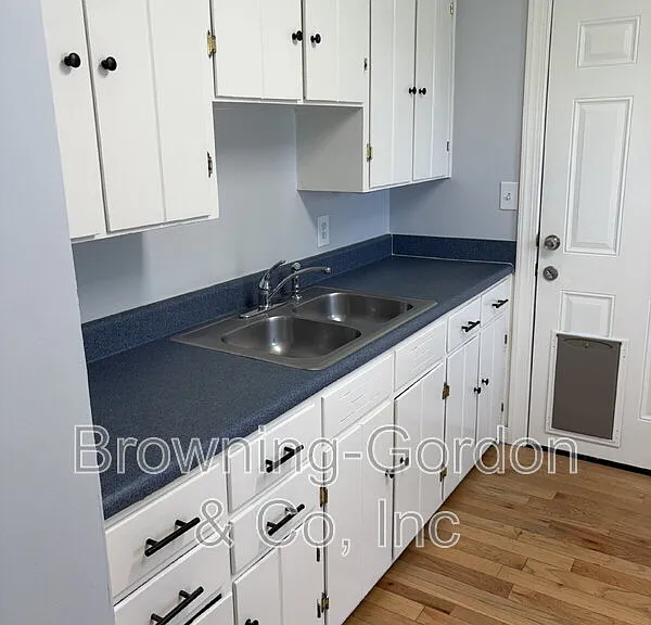 538 Fairlane Dr — Photo 8