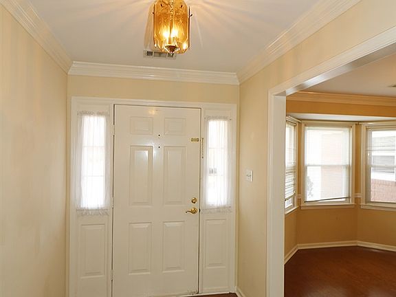4th image of 126 Fernwood Dr