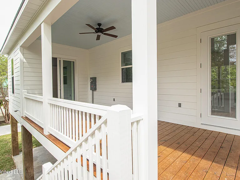 105 Eleanor Ave — Photo 22