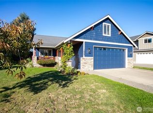 1689 Aaron Dr, Lynden, WA 98264