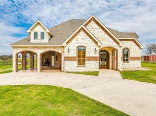 230 Mohundro Rd, Ferris, TX 75125