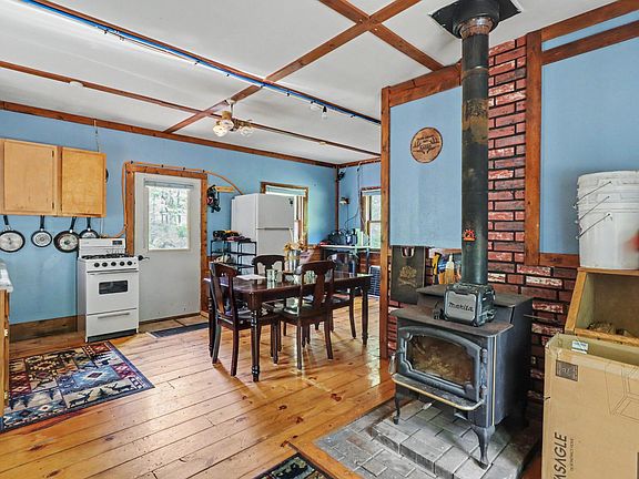 3rd image of 6174 Clevelands Ln