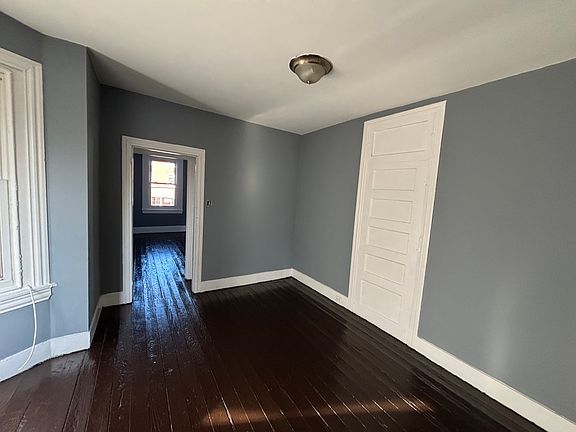 2nd image of 136--138 Stanbridge St #5