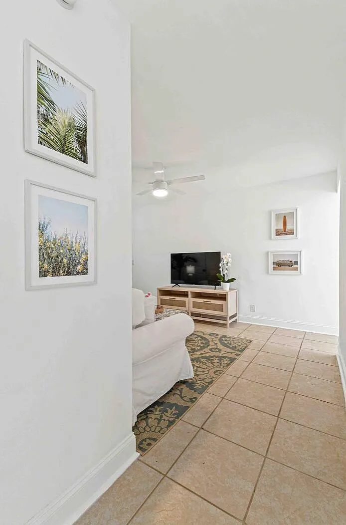 2 bed, 1.0 bath, 715 sqft, $2,395 — Photo 2