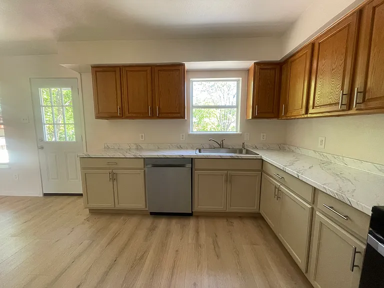2723 Larry Dr — Photo 5