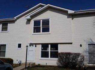 337 Peppertree Ln, Aurora, IL 60504