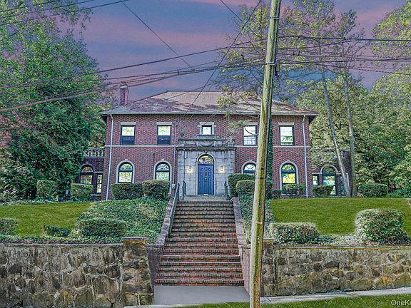 2nd image of 12 Silver Lake Road