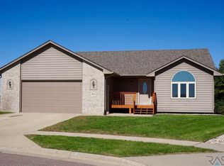 3900 S Nelson Cir, Sioux Falls, SD 57106