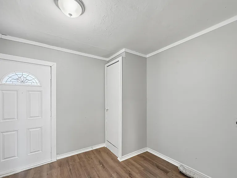 2224 Poplar St — Photo 10