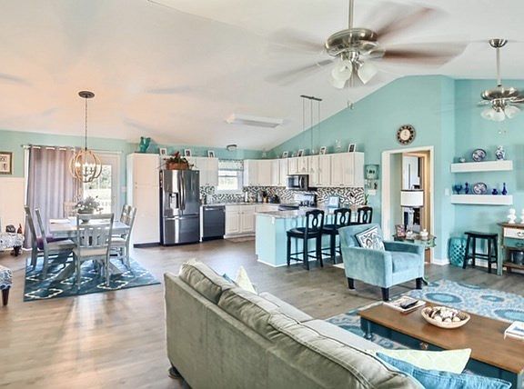 5th image of 726 Osborn Ln