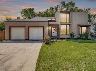 1733 S Cranbrook Ct, Wichita, KS 67207