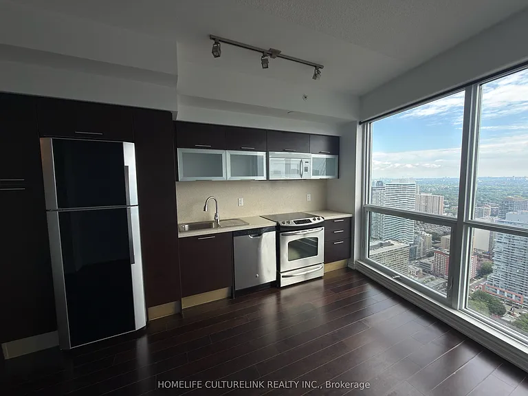 386 Yonge St #4606 — Photo 2