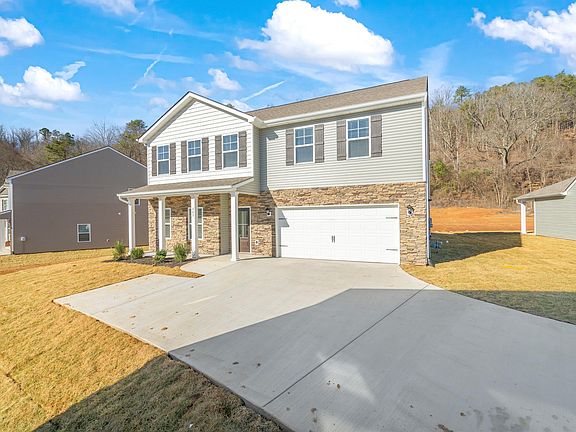 3rd image of 305 Hayley Marie Ln