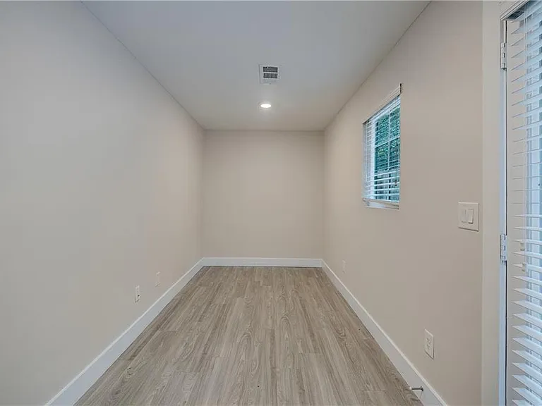 733 Taylor Ct NE — Photo 42