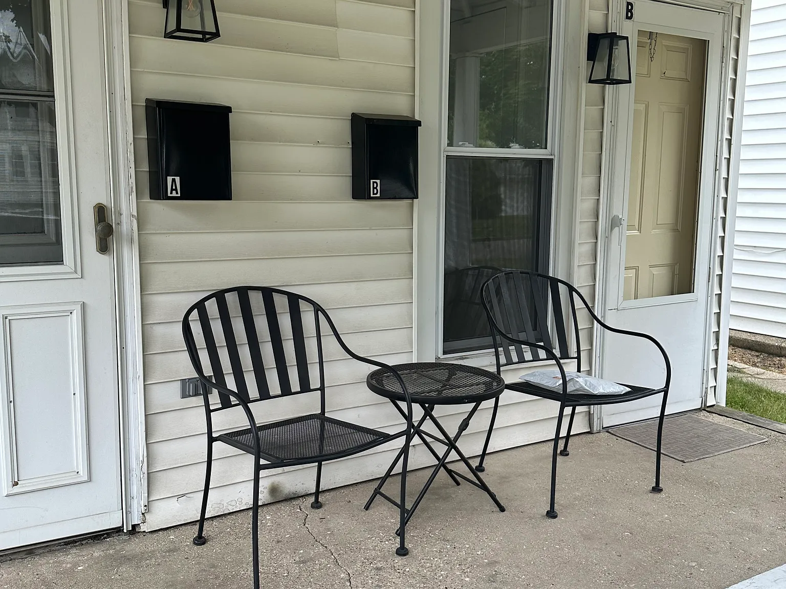 2 bed, 1000 sqft, $1,265 — Photo 2