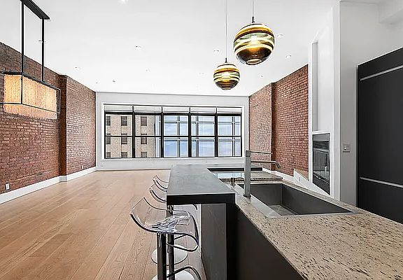 2nd image of 133 W 14th St APT 5