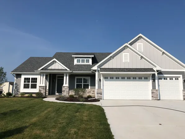 8272 Ridgeway Ct, Pleasant Prairie, WI 53158