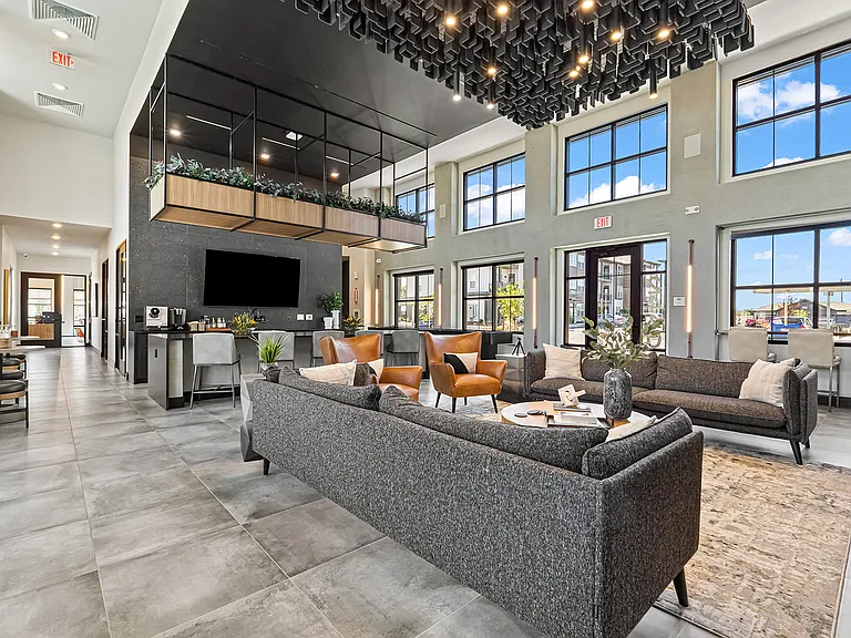 The Logan Luxury Apartments — Photo 40