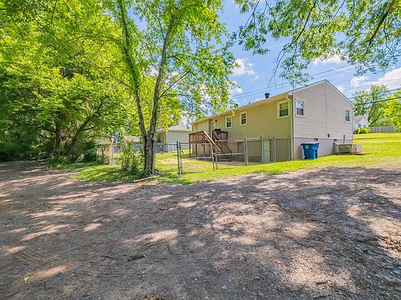 4th image of 1025 Fairfield Pike