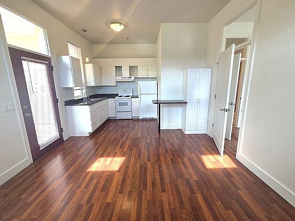 3rd image of 184 Clear Creek Dr Suite 5