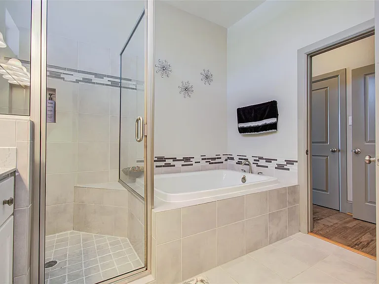 3104 Mitchell Landing Ct — Photo 38