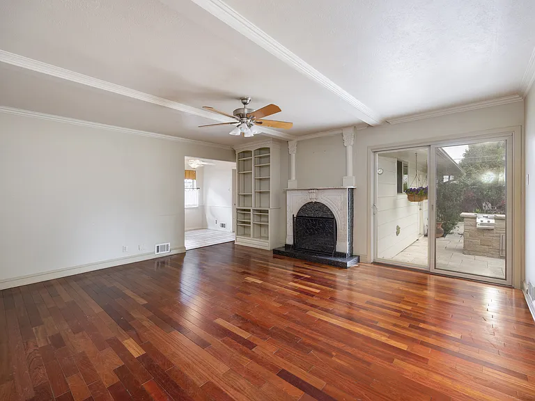 1404 Seminole Dr — Photo 9