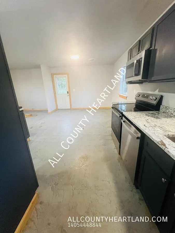 Peaceful 3 Bed, 2 Bath Home Just Outside Stillwater! — Photo 3