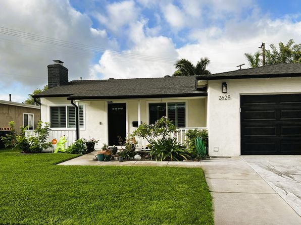 2625 Vuelta Grande Ave