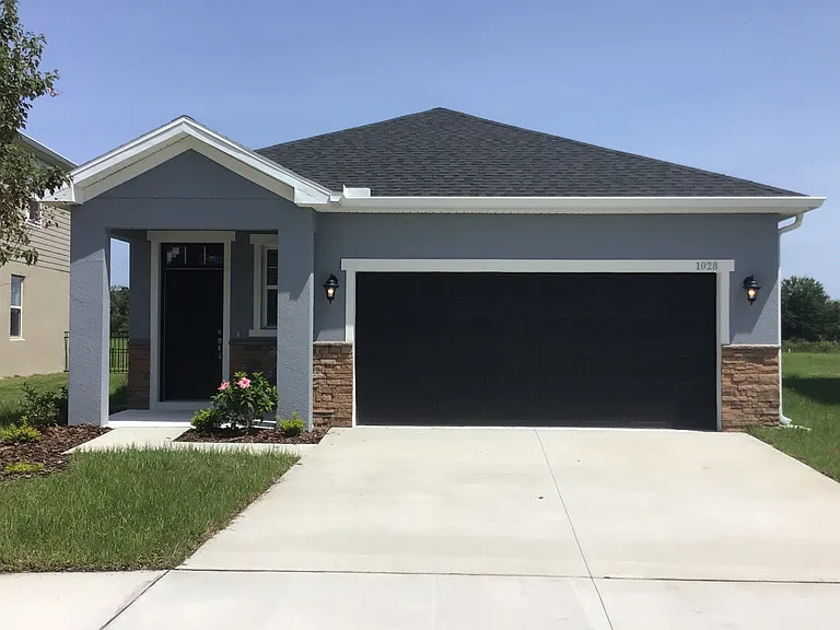 1028 Walden Pond Dr — Photo 1
