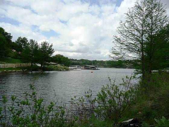 1st image of 1037 Lakeshore Dr