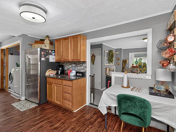 4th image of 2709 E 37th Ct