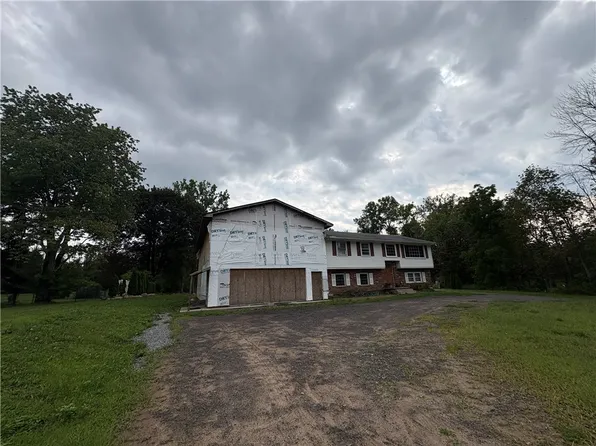 776 Lake Rd, Ontario, NY 14519