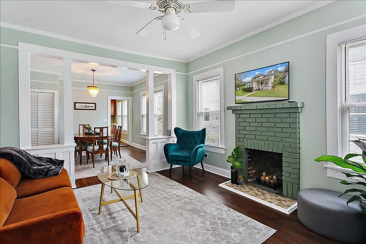 3 bed, 2.0 bath, 1194 sqft, $4,617 — Photo 1