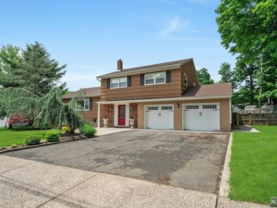 15 Demund Ln, Midland Park, NJ, 07432