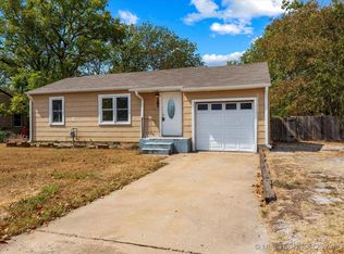 121 NW Elmhurst Ave, Bartlesville, OK 74006