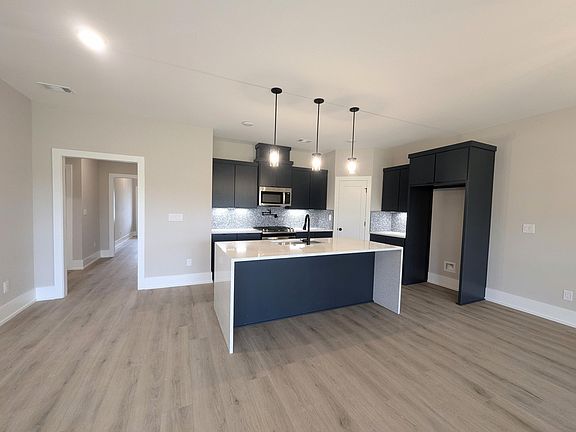 4th image of 2373 Bundoran Drive