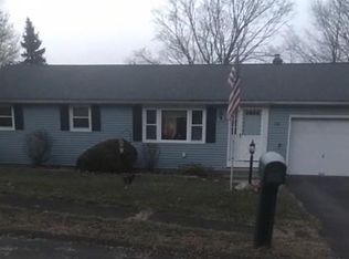 49 Hamilton Cir, Feeding Hills, MA 01030