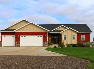 3235 James Dr N, Mandan, ND 58554