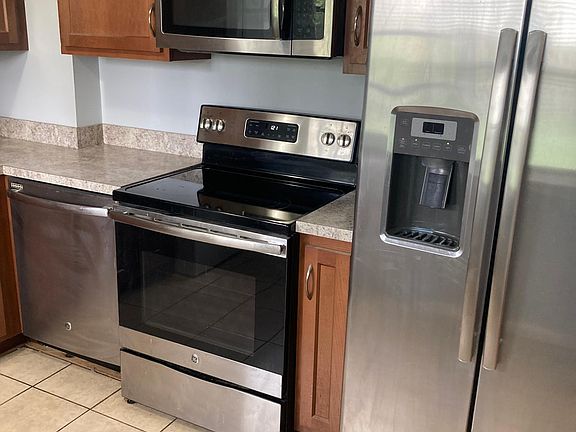 Great cabinets and stainless steel appliances