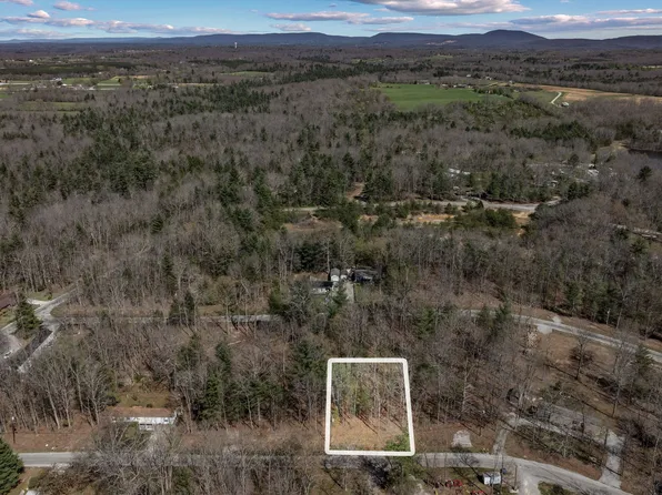 6054 Loch Loosa Dr, Crossville, TN 38572