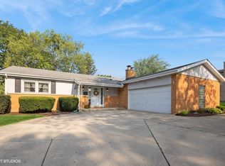 6918 Wilmette Ave, Darien, IL 60561