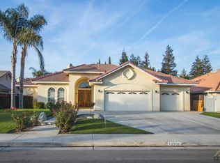 10206 Mountaingate Ln, Bakersfield, CA 93311