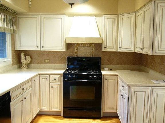 2nd image of 805 Woodbine Cir