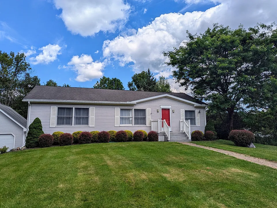 131 Circle Dr #1